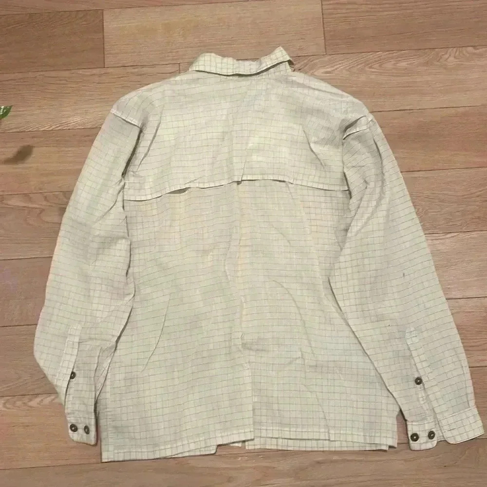 Patagonia long sleeve fishing shirt - Picture 4 of 4